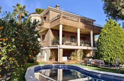 Villa de 5 dormitorios en Ciudad Quesada, Spain No. 926