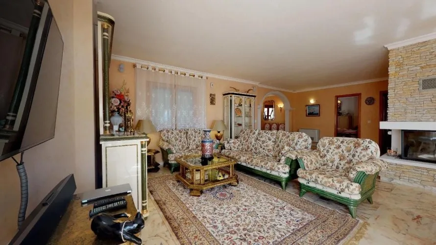 Villa de 7 dormitorios en Maryvilla, España No. 1072 № 3