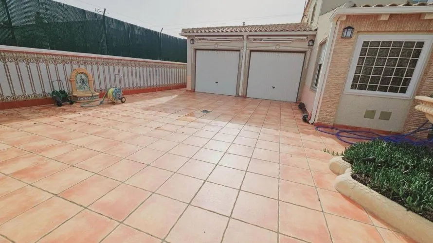 Villa de 5 dormitorios en Torrevieja, España No. 1251 № 4