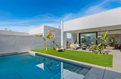 Villa de 3 dormitorios en Mar De Cristal, España No. 1149