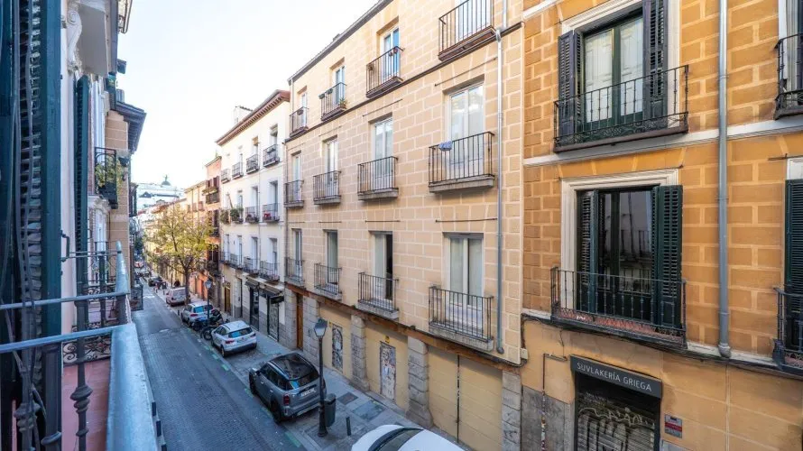 Apartamento de 3 dormitorios en Madrid, Spain No. 951 № 24