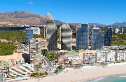 Apartamento de 4 dormitorios en Benidorm, Spain No. 1095