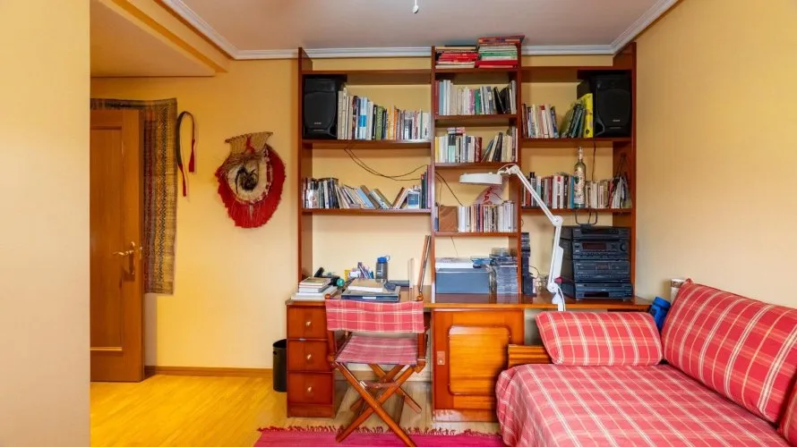 Сasa de 6 dormitorios en Madrid, España No. 1520 № 1