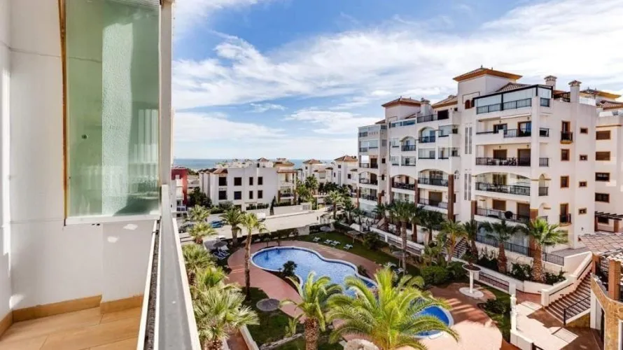 Apartamento de 3 dormitorios en Guardamar del Segura, Spain No. 1206 № 1