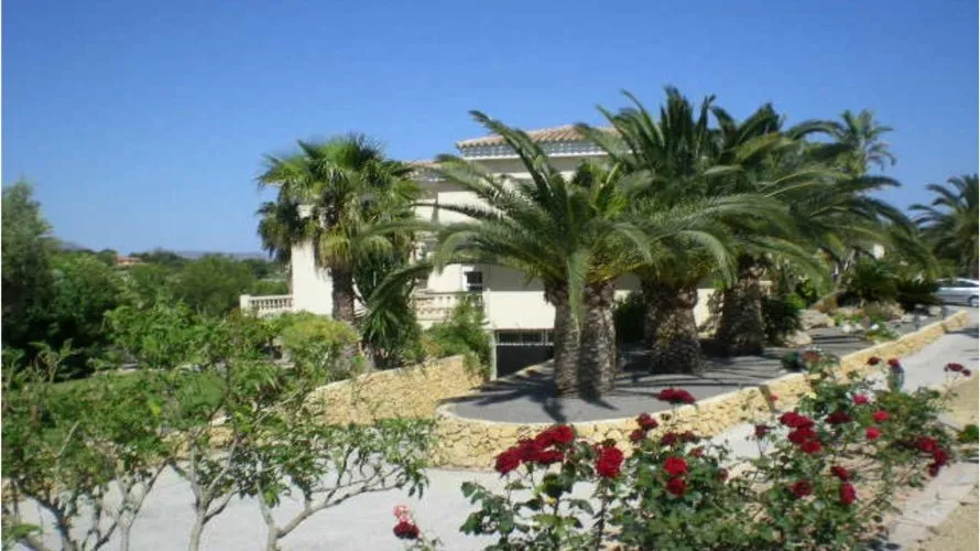 Villa de 5 dormitorios en L'Alfàs del Pi, España No. 1126 № 3
