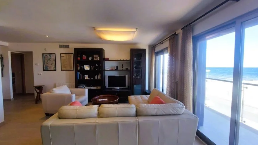 Apartamento de 4 dormitorios en Torrevieja, Spain No. 1163 № 7