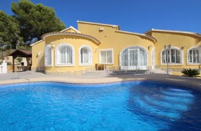 Villa de 5 dormitorios en Calpe, Spain No. 1007