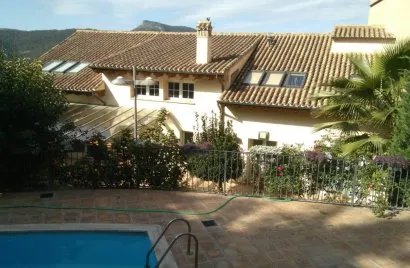 Apartamento de 4 dormitorios en Banyeres de Mariola, Spain No. 985