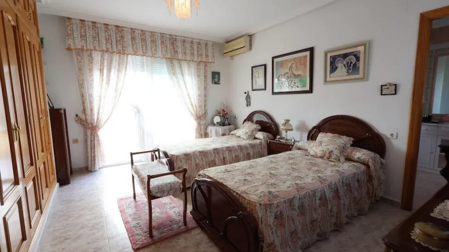 Apartamento de 5 dormitorios en Alicante, Spain No. 1340 № 11