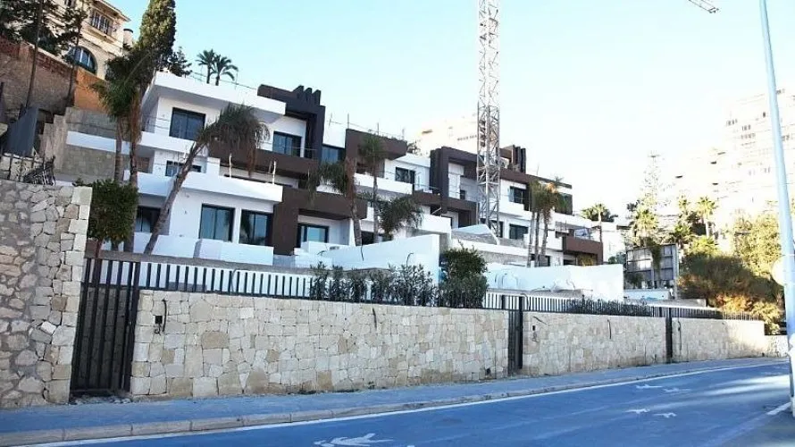 Apartamento de 4 dormitorios en Benidorm, España No. 1038 № 9