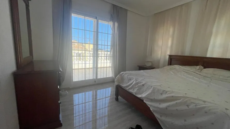 Сasa de 5 dormitorios en Torrevieja, España No. 1300 № 18
