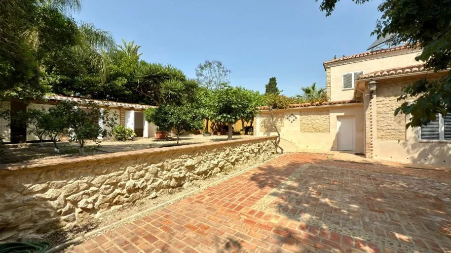 Apartamento de 6 dormitorios en Alicante, España No. 1271 № 22