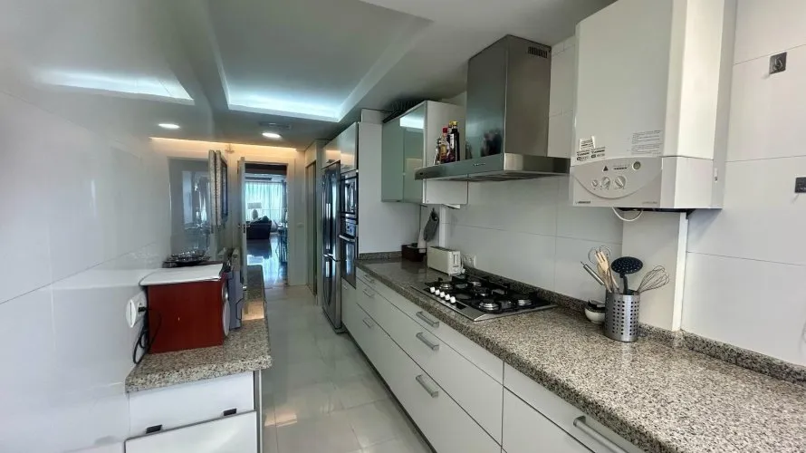 Apartamento de 3 dormitorios en Benidorm, Spain No. 1239 № 2