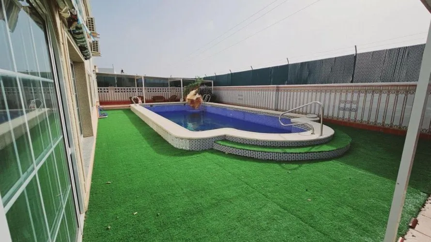 Villa de 5 dormitorios en Torrevieja, España No. 1251 № 10