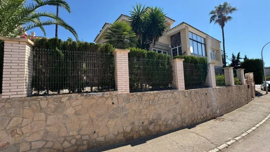 Villa de 5 dormitorios en Campoamor, Spain No. 1281