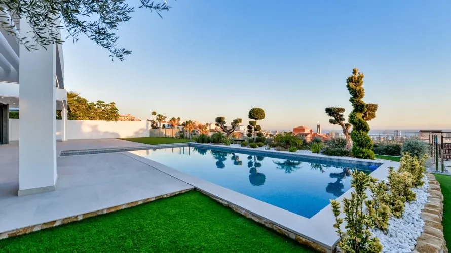 Villa de 7 dormitorios en Finestrat, España No. 1242 № 2
