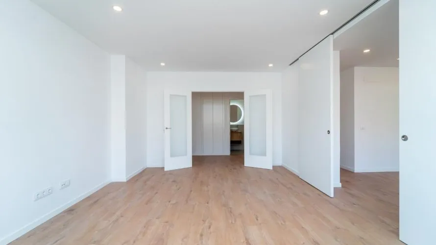 Apartamento de 4 dormitorios en Madrid, España No. 1115 № 16