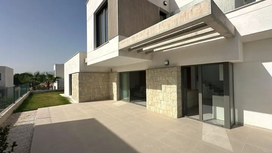 Villa de 3 dormitorios en Finestrat, Spain No. 1245