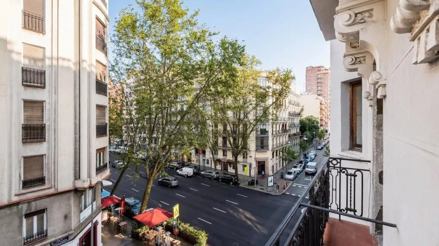 Apartamento de 2 dormitorios en Madrid, España No. 1548 № 14