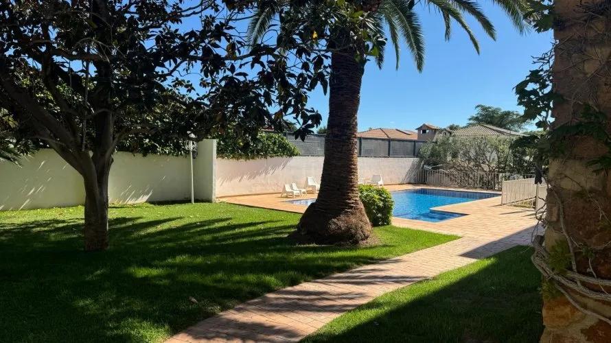 Villa de 4 dormitorios en Riba-roja de Túria, España No. 1521 № 27