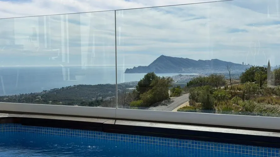 Villa de 4 dormitorios en Altea La Vella, España No. 1518 № 28