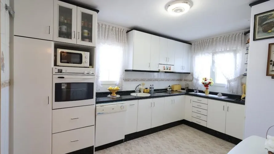 Apartamento de 5 dormitorios en Alicante, Spain No. 1340 № 2