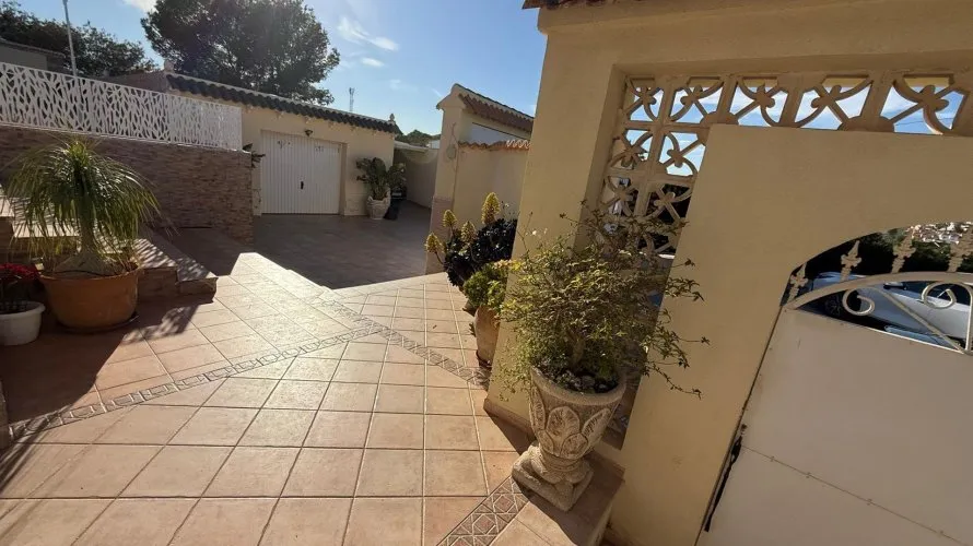 Villa de 4 dormitorios en Villamartin, Spain No. 1403 № 12
