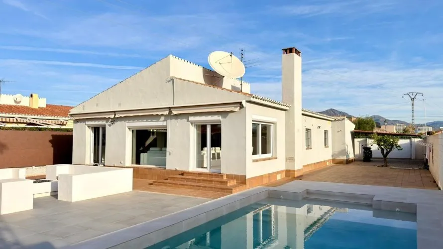 Apartamento de 3 dormitorios en El Campello, Spain No. 1368 № 3