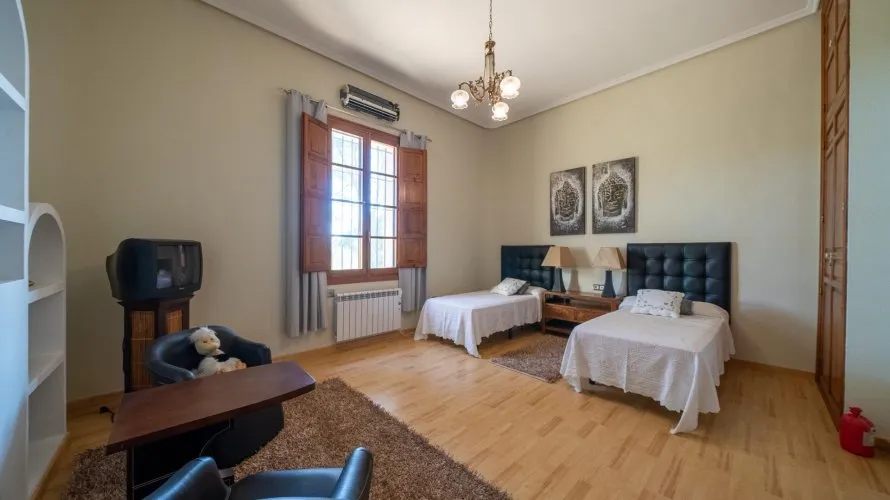 Сasa de 7 dormitorios en Mutxamel, España No. 1220 № 24