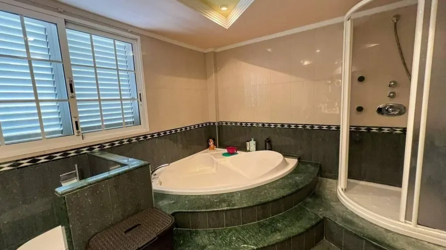Apartamento de 4 dormitorios en Manises, España No. 1447 № 11