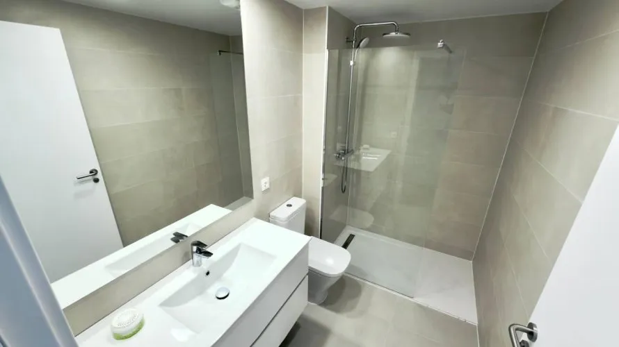 Apartamento de 3 dormitorios en Alicante, España No. 1411 № 16