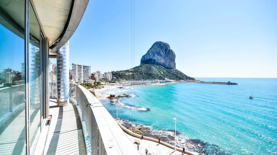 Apartamento de 3 dormitorios en Calpe, España No. 1153 № 2