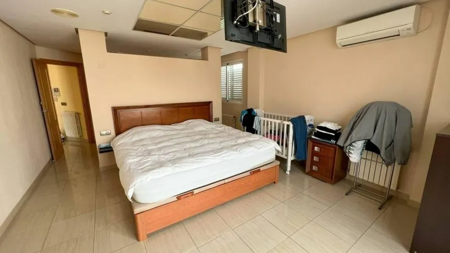 Apartamento de 4 dormitorios en Manises, España No. 1447 № 14