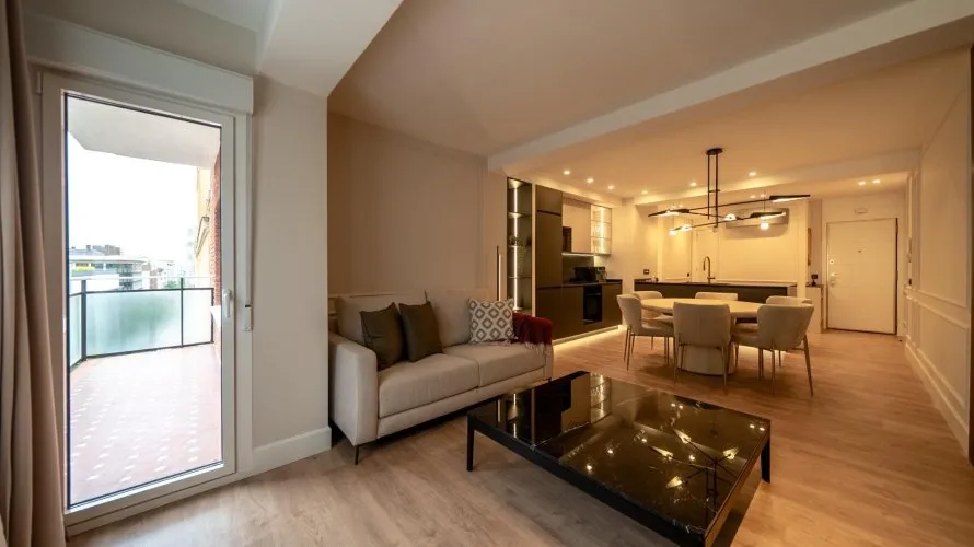 Apartamento de 3 dormitorios en Madrid, España No. 949 № 2