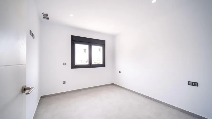 Villa de 3 dormitorios en Torrevieja, España No. 1081 № 15