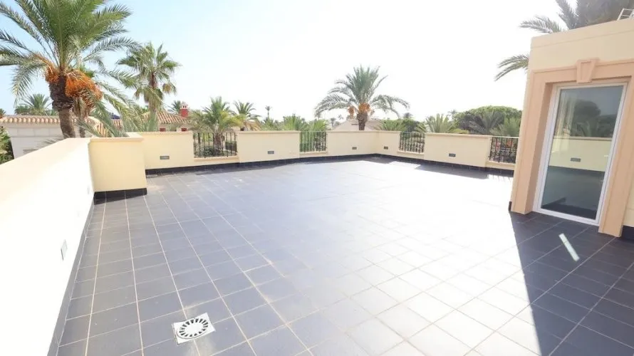 Apartamento de 4 dormitorios en Cabo Roig, España No. 1320 № 24