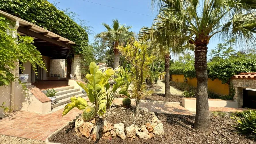 Apartamento de 6 dormitorios en Alicante, España No. 1271 № 23