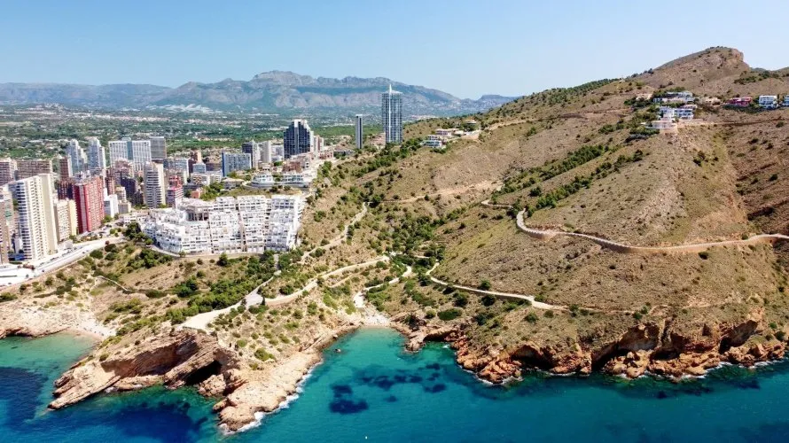 Apartamento de 4 dormitorios en Benidorm, España No. 1118 № 1