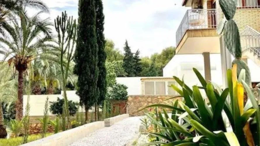 Villa de 4 dormitorios en Campoamor, España No. 1174 № 2