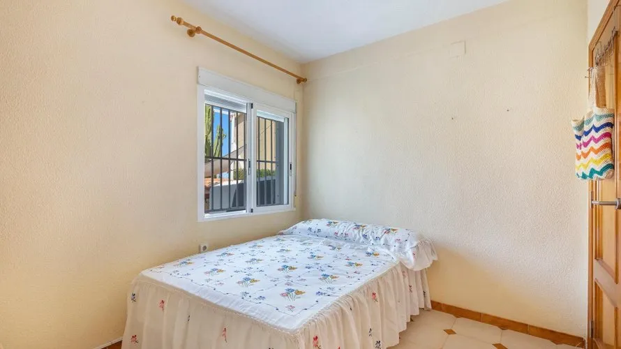 Villa de 4 dormitorios en Torrevieja, Spain No. 1314 № 11