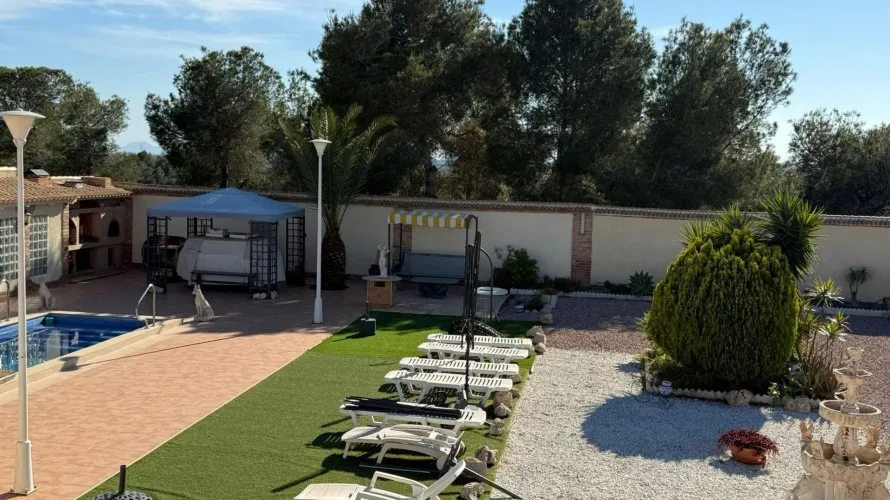 Villa de 4 dormitorios en Villamartin, Spain No. 1403 № 2