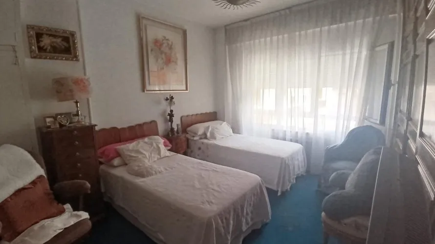 Apartamento de 2 dormitorios en Madrid, España No. 1551 № 2