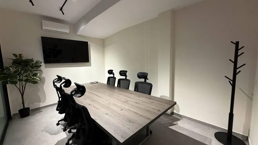 Oficina de 360m² en Valencia, España No. 1365 № 7