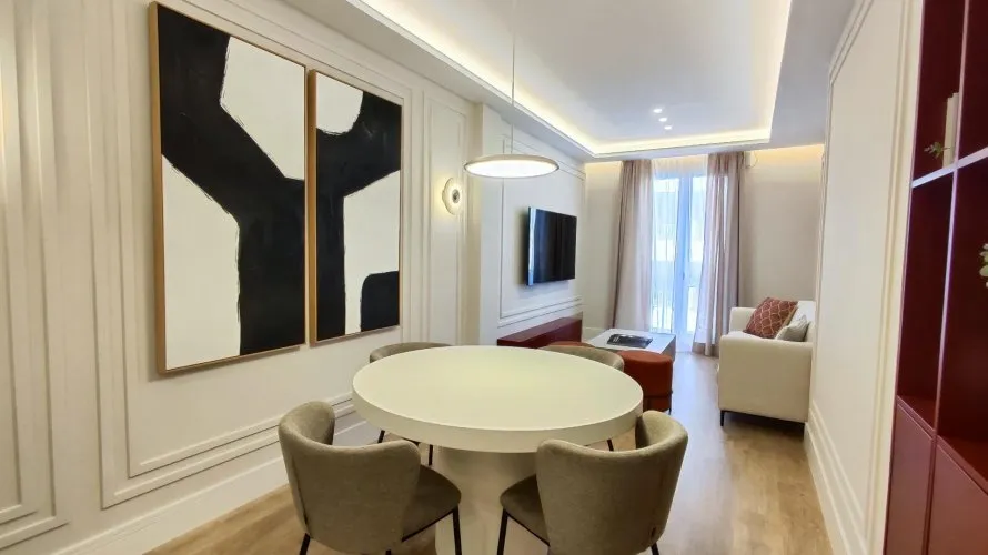 Apartamento de 2 dormitorios en Madrid, Spain No. 1213