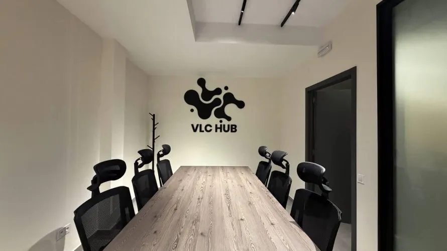 Oficina de 360m² en Valencia, España No. 1365 № 9