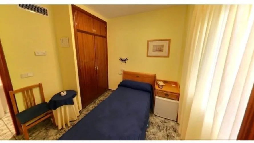 Hotel de 16 dormitorios en Santiago de la Ribera, España No. 1189 № 19