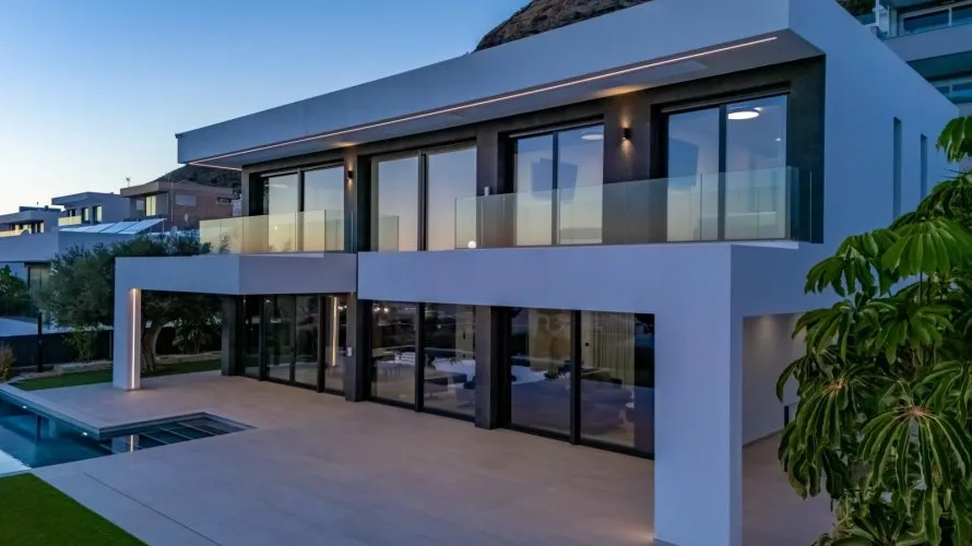 Villa de 7 dormitorios en Finestrat, España No. 1242 № 1