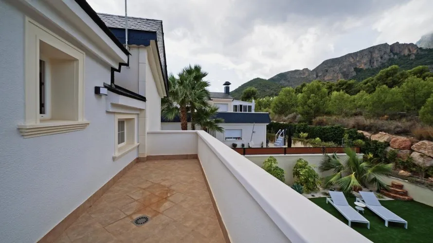 Villa de 3 dormitorios en Polop, España No. 1125 № 9
