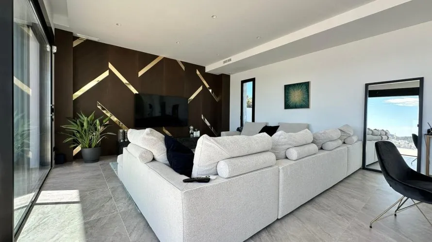 Villa de 3 dormitorios en Finestrat, España No. 1460 № 9