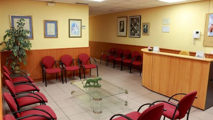Apartamento de 5 dormitorios en Madrid, España No. 1203